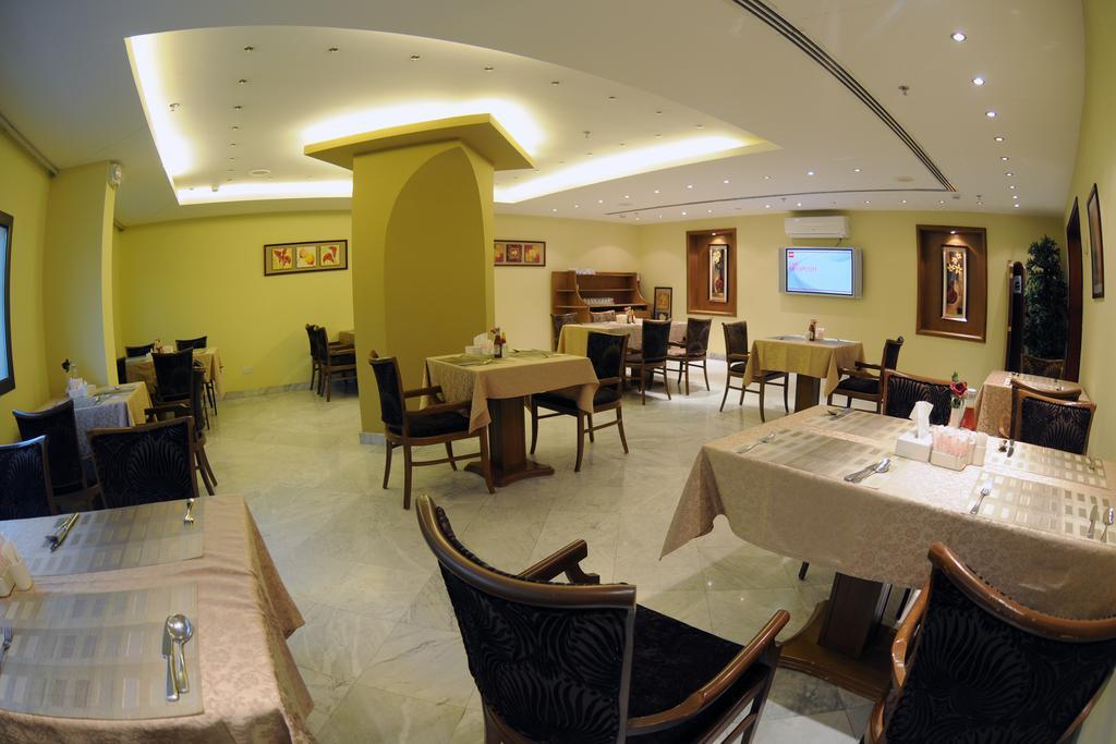 Hala Hotel Ал Хубар Екстериор снимка