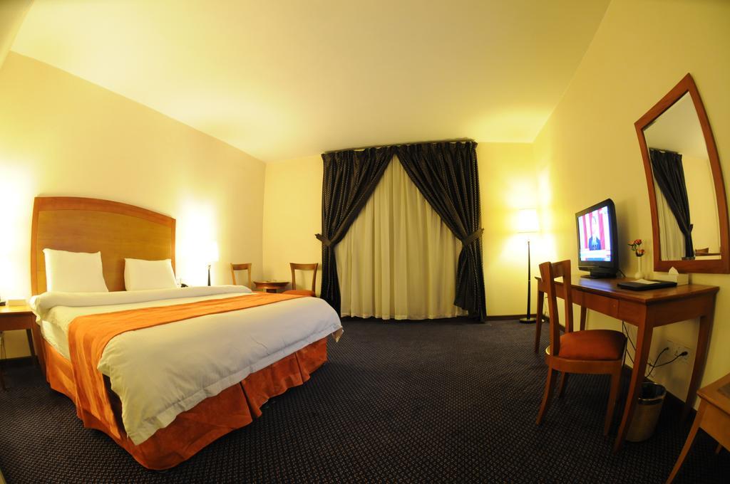 Hala Hotel Ал Хубар Екстериор снимка