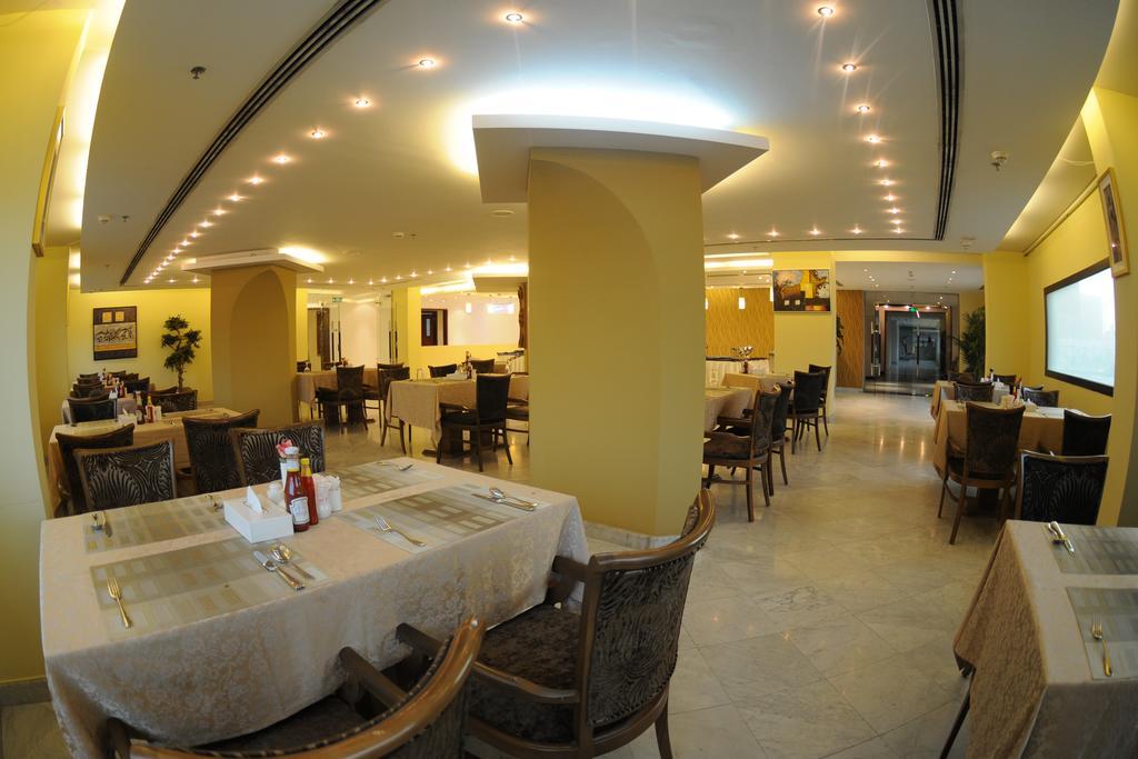 Hala Hotel Ал Хубар Екстериор снимка