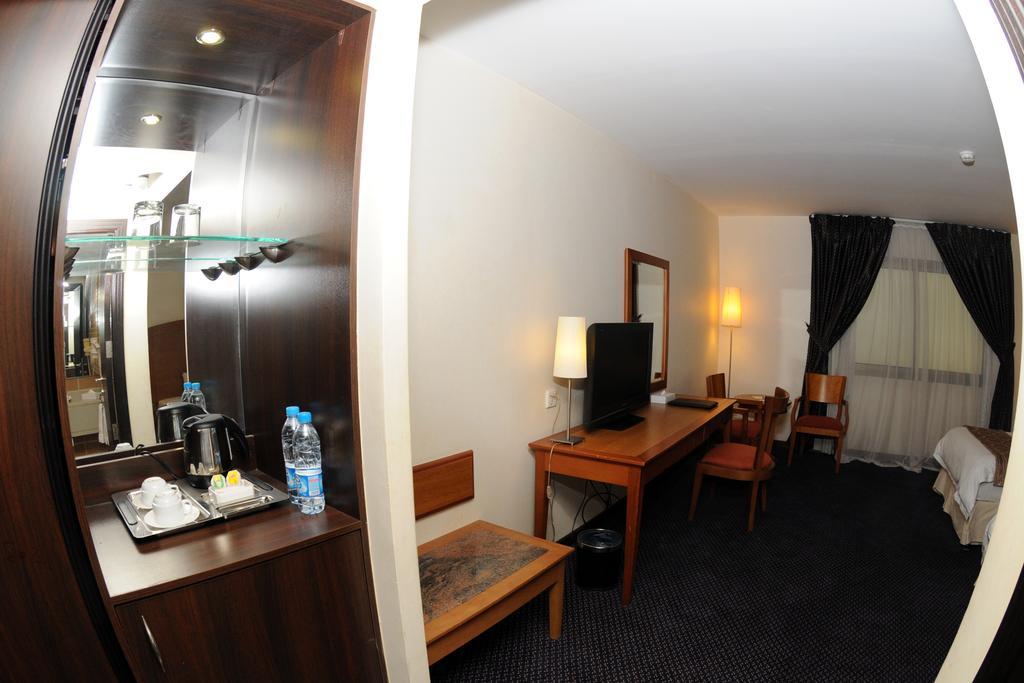 Hala Hotel Ал Хубар Екстериор снимка