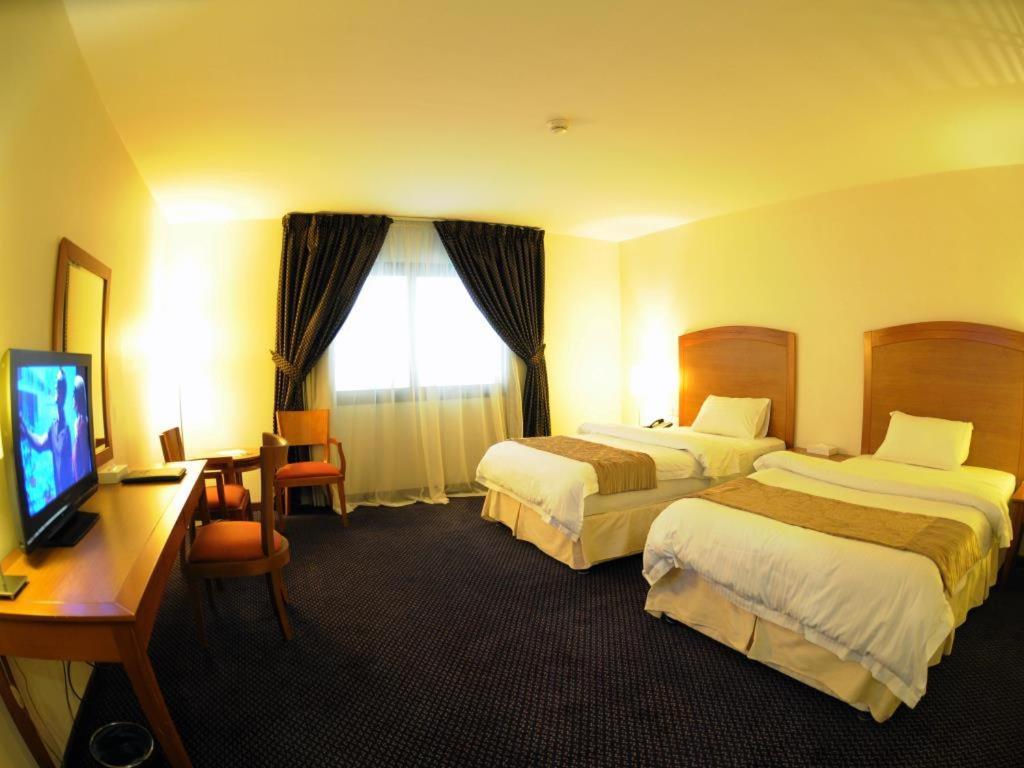 Hala Hotel Ал Хубар Екстериор снимка