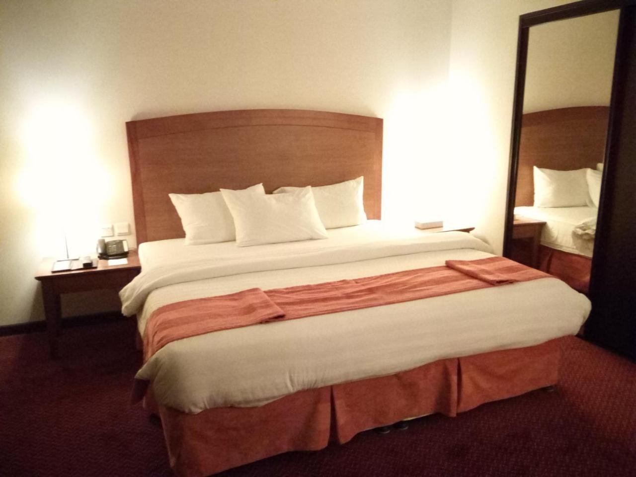 Hala Hotel Ал Хубар Екстериор снимка