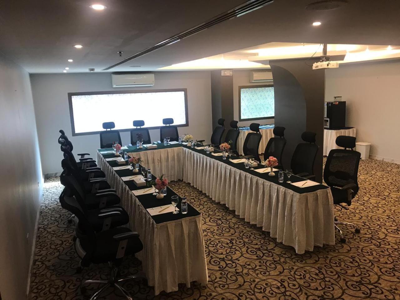 Hala Hotel Ал Хубар Екстериор снимка